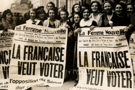 GÜNÜN İLKİ: Fransa'da kadınlar ilk kez oy kullandı