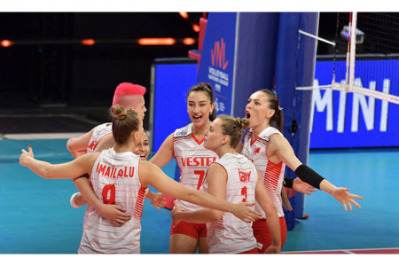 Türkiye A Milli Kadın Voleybol Takımı son olimpiyat şampiyonu Çin'i 3-0 mağlup etti