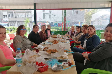 Karşıyakalı kadınlar kahvaltıda buluştu