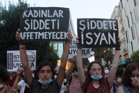 Cumhurbaşkanı Erdoğan dönemlerinde kadına yönelik şiddetin yok olma noktasına geldiğini iddia etti