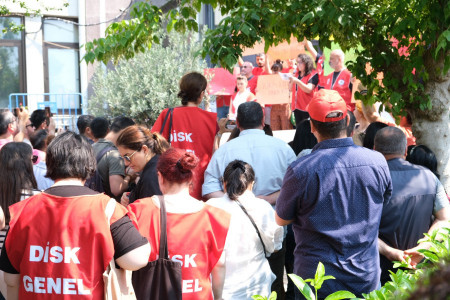 Genel-İş üyesi işçiler, ek protokol ve gerçek kadro talebi için iş bıraktı | Kadıköy Belediyesi işçileri anlatıyor