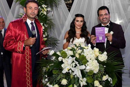 Beşiktaş’ta, evlenen çiftlere İstanbul Sözleşmesi kartı veriliyor