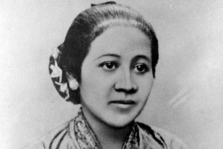 21 Nisan 1879|Endonezyalı kadın hakları savunucusu Raden Adjeng Kartini doğdu
