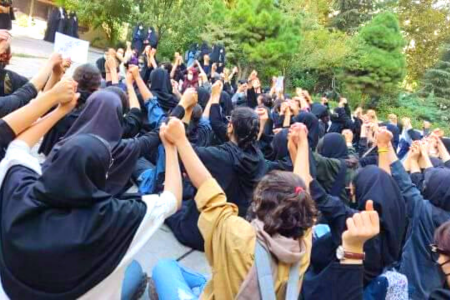 Kadınların öncülüğünde İran’da bir sayfa döndü