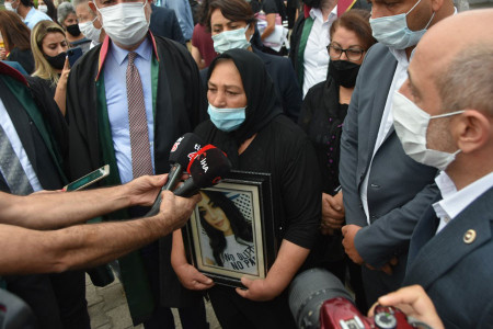 Aruz Şenpınar: İstanbul Sözleşmesi uygulansaydı kızım ölmezdi