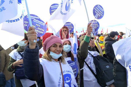 İzmir KESK mitinginde kadınlar: İnsanca geçinebilmek istiyoruz