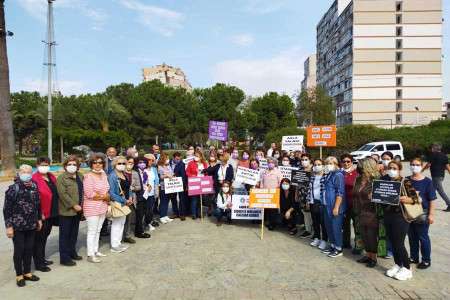 Karabağlar Kent Konseyi Kadın Meclisi ve İzmir Barosundan Kız Çocukları Günü açıklaması