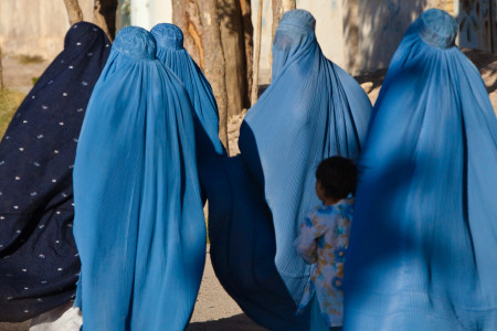 Taliban sözcüsü: Müzik yasak, kadın 2 günden uzun yolculukları erkeksiz yapamaz