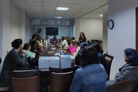 Ekmek ve Gül Nurtepe üyesi kadınlar Yeşil Sol Parti adayı Hazan İlik ile buluştu