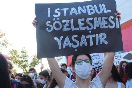 YTÜ’de profilinde ‘İstanbul Sözleşmesi yaşatır’ yazan öğrenci dersten atıldı!