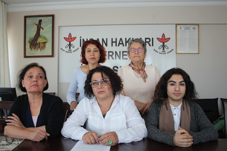 İHD İzmir Şubesi: 98 kadın ve 65 çocuk hak ihlaline uğradı