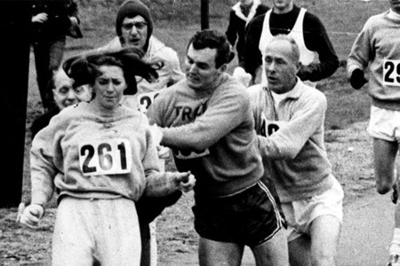 GÜNÜN İLKİ: Boston Maratonu'na katılan ilk kadın Kathrine Switzer